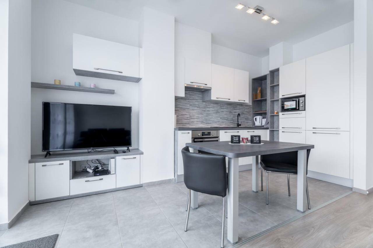 Bpr Chic White Home With Terrace & A/C & Garage 부다페스트 외부 사진